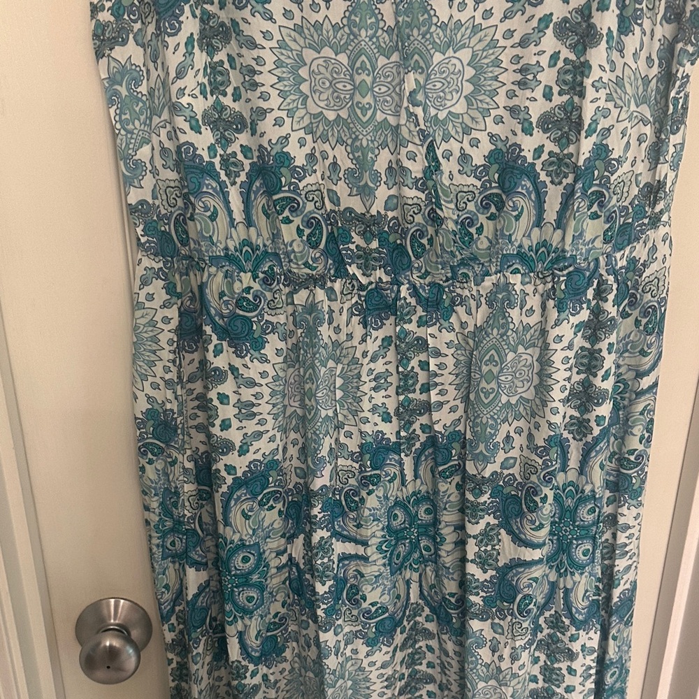 NWT BloomChic Teal and White Floral Maxi Dress - Picture 3 of 5